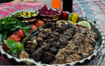 رستوران التوت