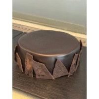 برش کیک شکلاتی