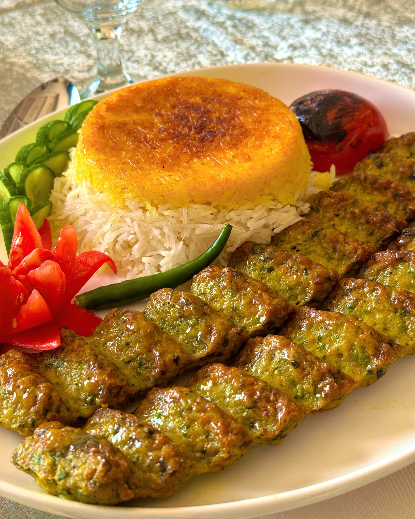 رستوران آبشار