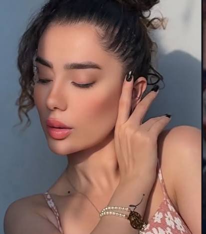 نیلوفر باجالانلو Niloufar Bajalanlou