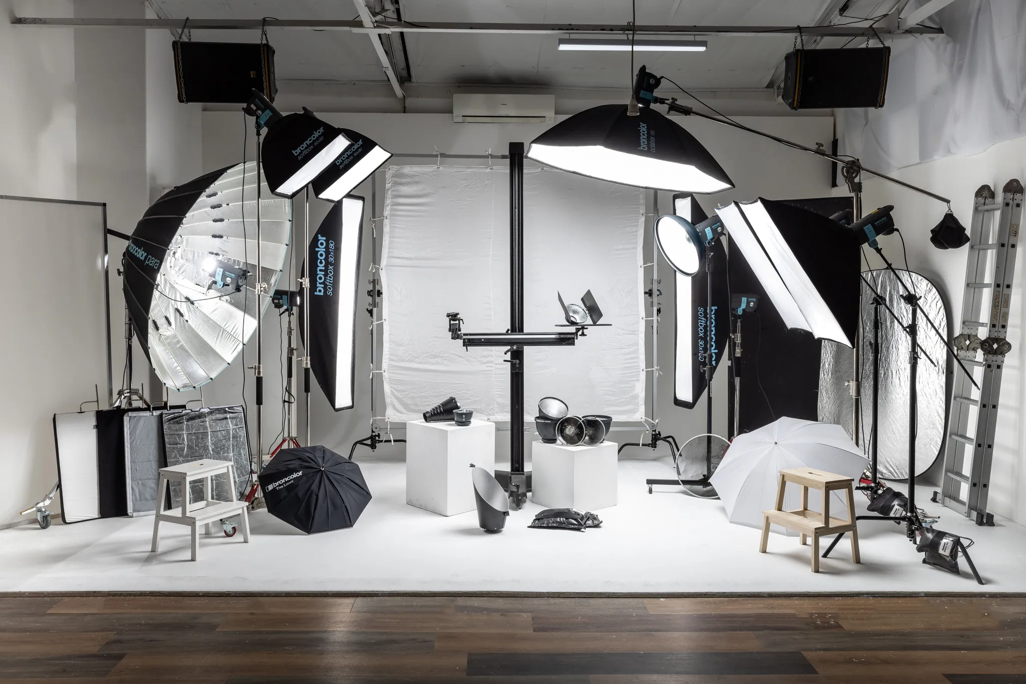 استودیو یولوک Ulook Studio