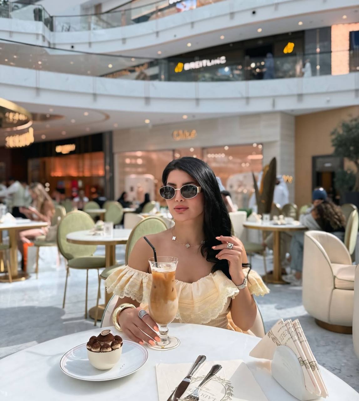 الهه دزفولی Elahe Dezfouli