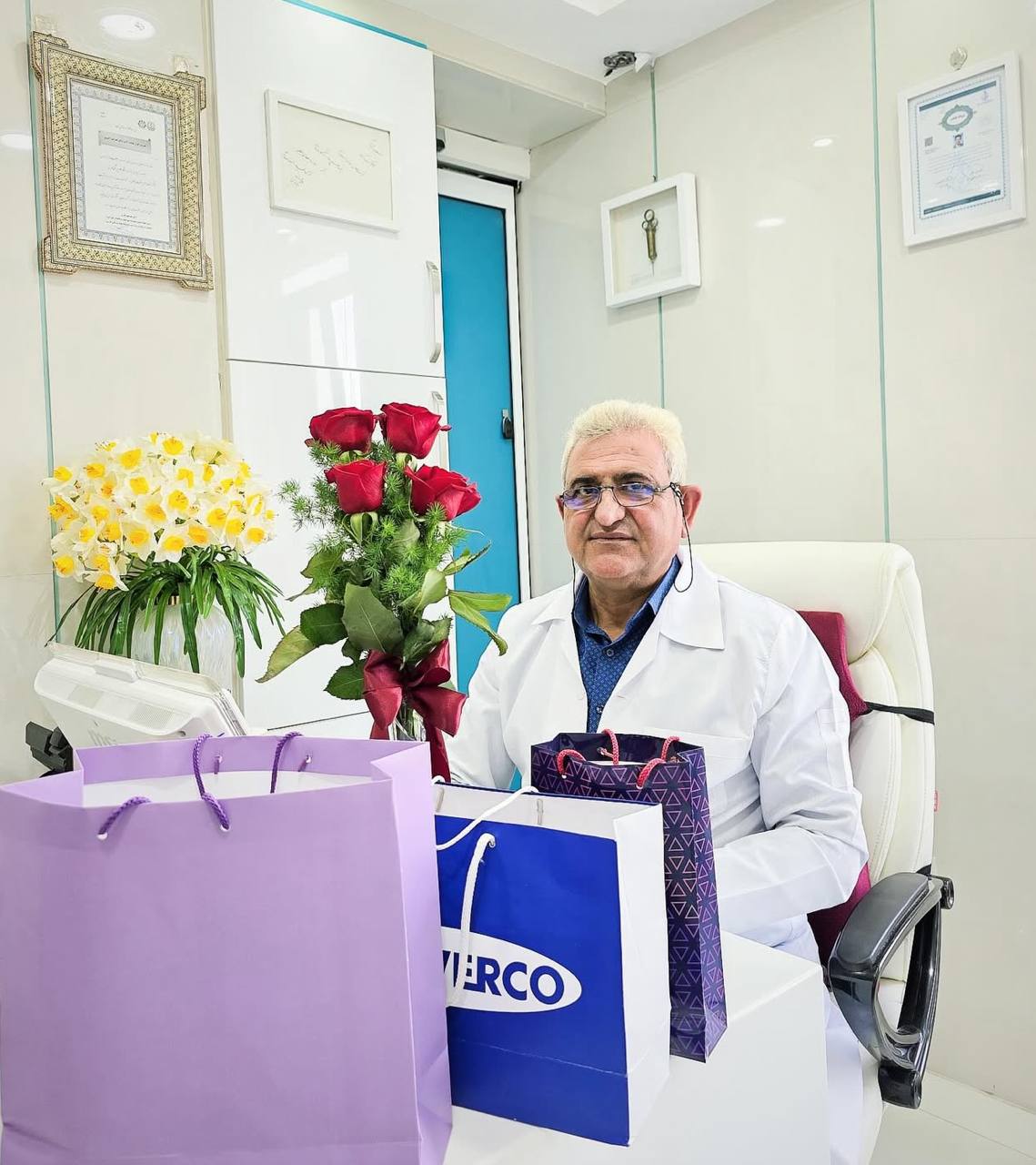 دکتر هدایت اکبری